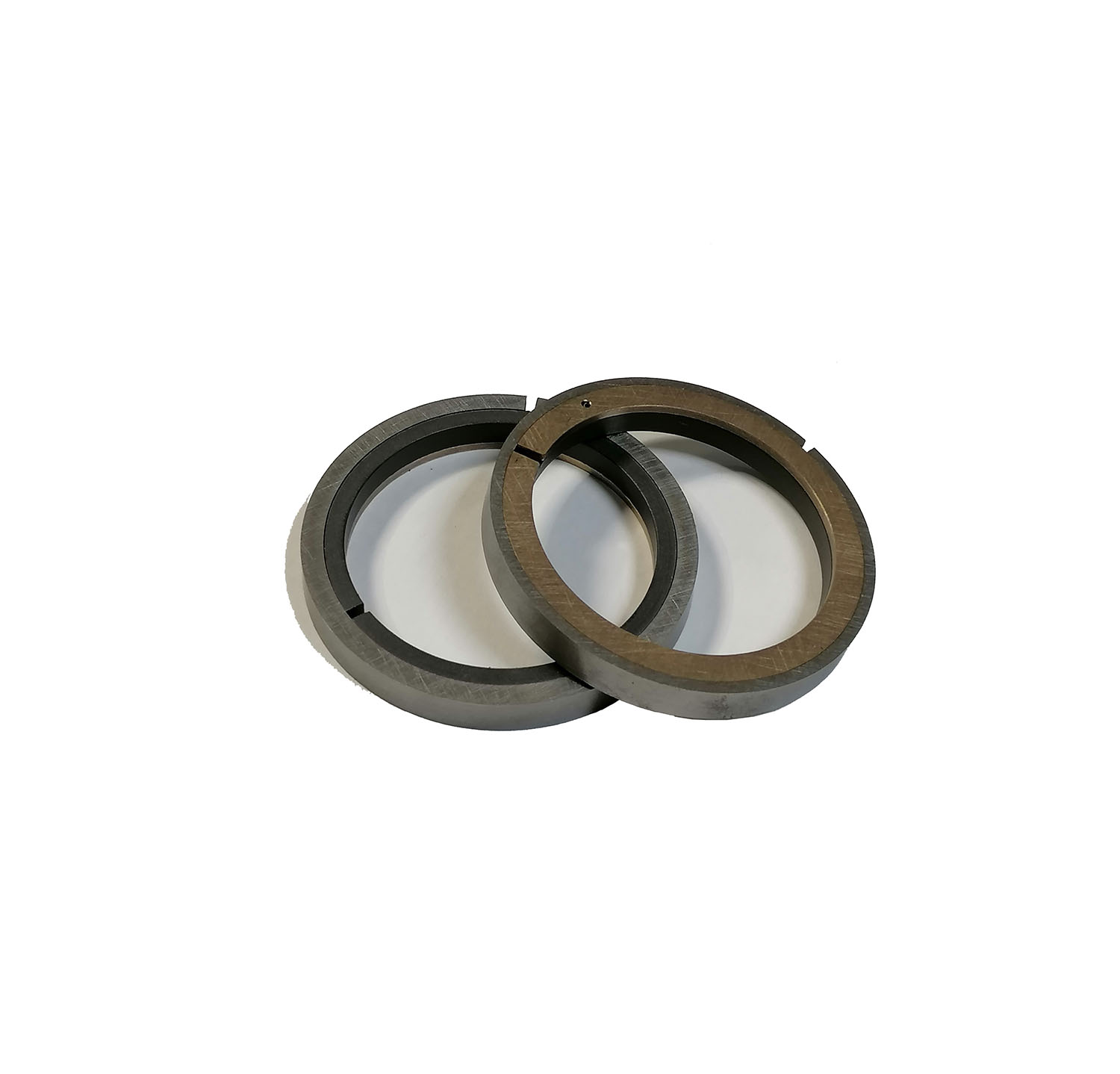Purchase replacement rings for ABC compressors. Talleres Haizea manufactures and sells sealing rings, scrapers pressure breakers and anti heat rings for the maintenance of air compressors